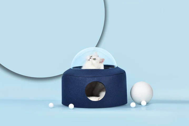 Michu Space Capsule Cat Bed